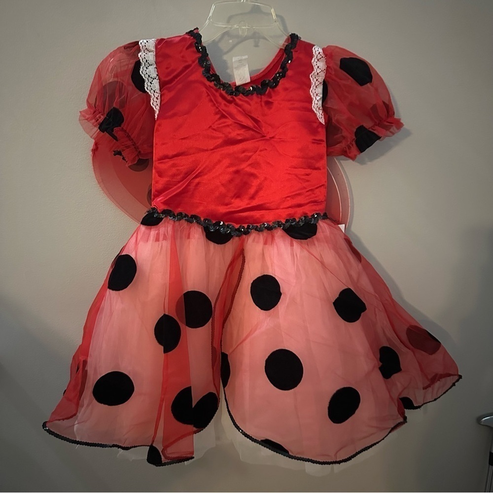 Girls Medium NWT 6-8x LadyBug Costume With Wings Halloween Frilly Medium Dress